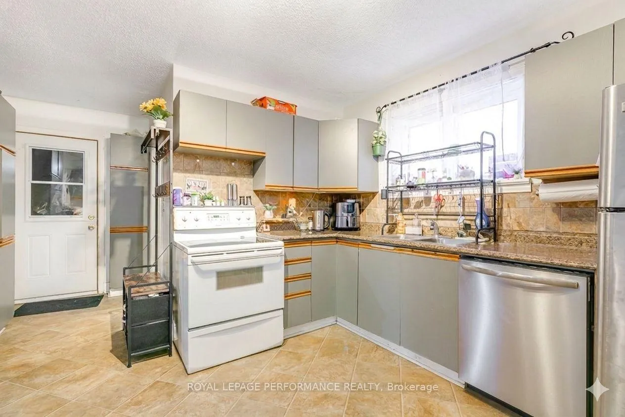 Photo 16 of 231-233 Fifth Street E, Cornwall — HOMEH