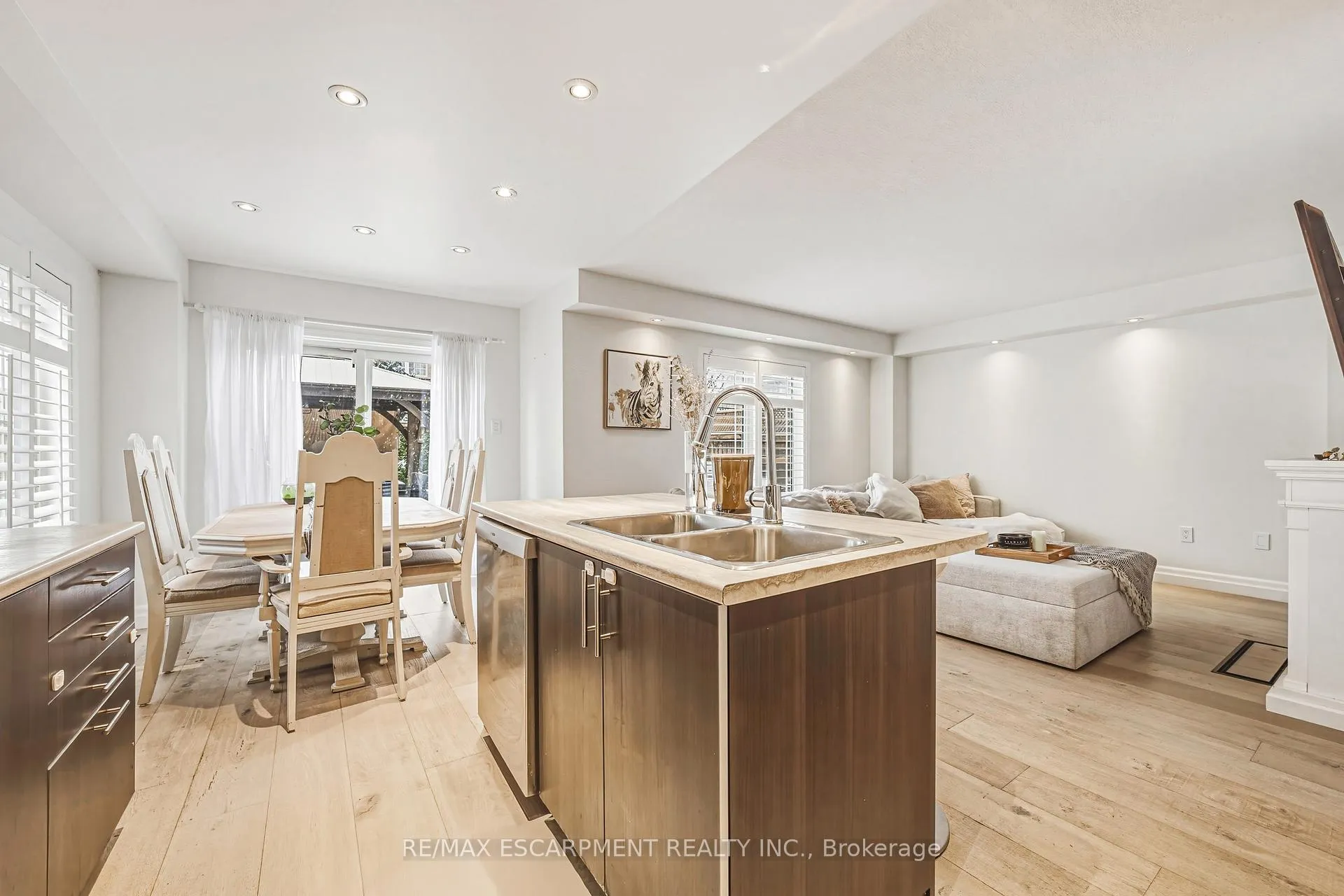 Photo 7 of 108 Cleghorn Drive, Hamilton, Binbrook — HOMEH