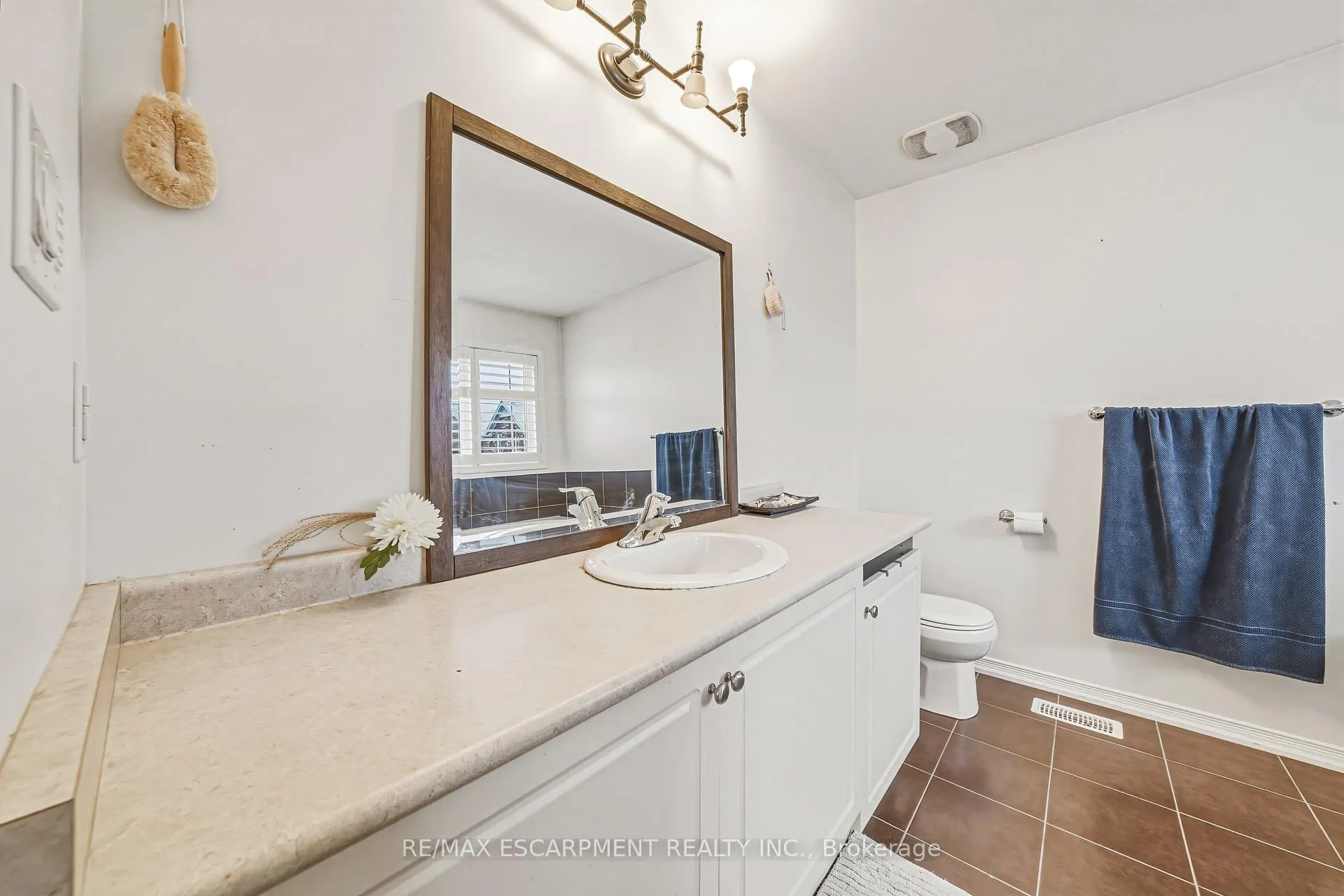Photo 18 of 108 Cleghorn Drive, Hamilton, Binbrook — HOMEH