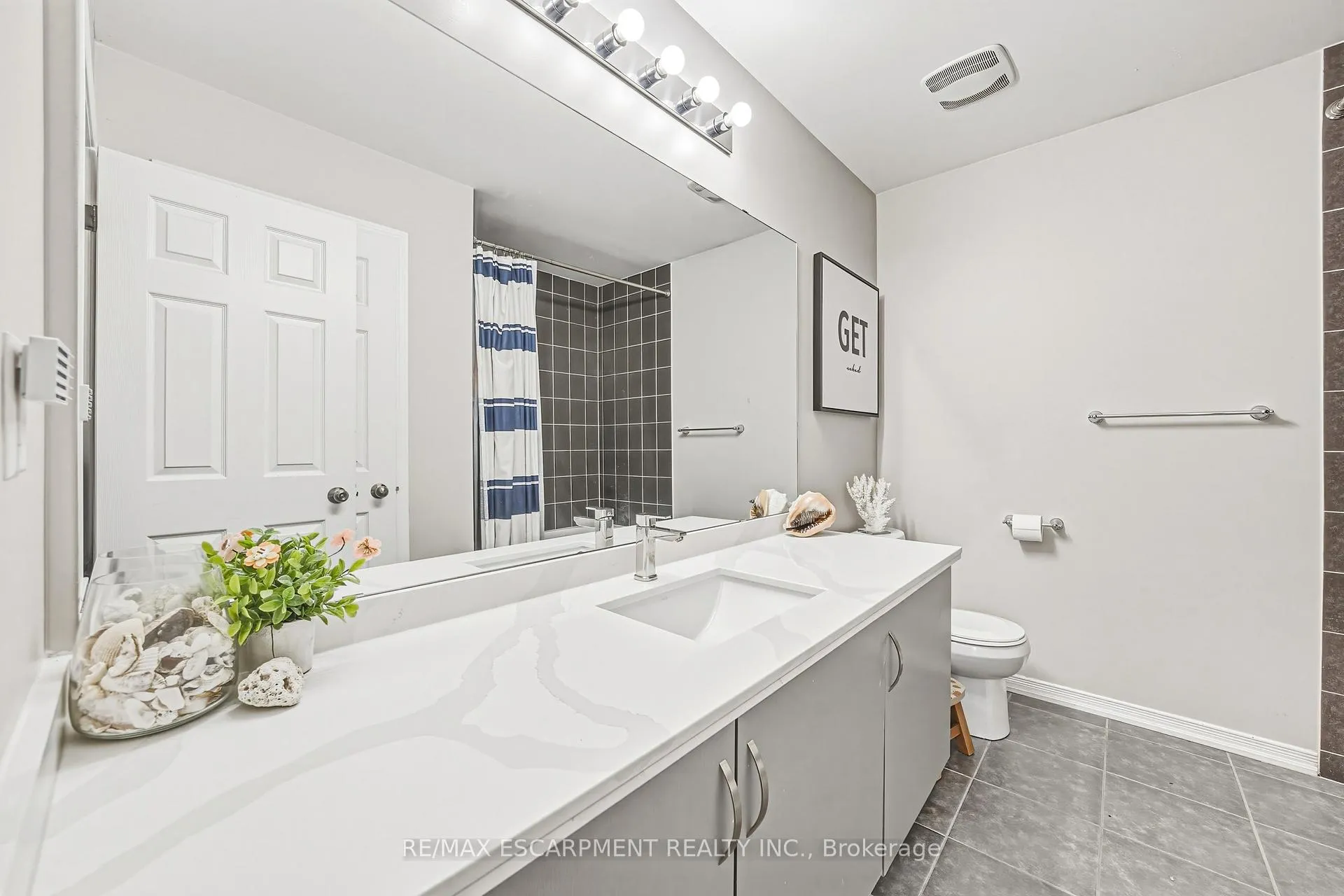 Photo 23 of 108 Cleghorn Drive, Hamilton, Binbrook — HOMEH