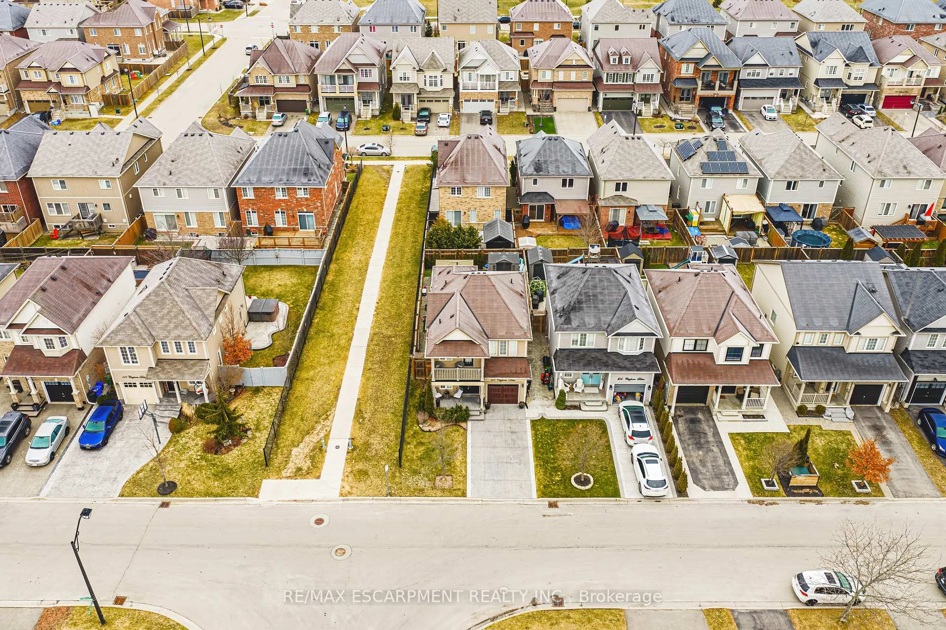 Photo 37 of 108 Cleghorn Drive, Hamilton, Binbrook — HOMEH