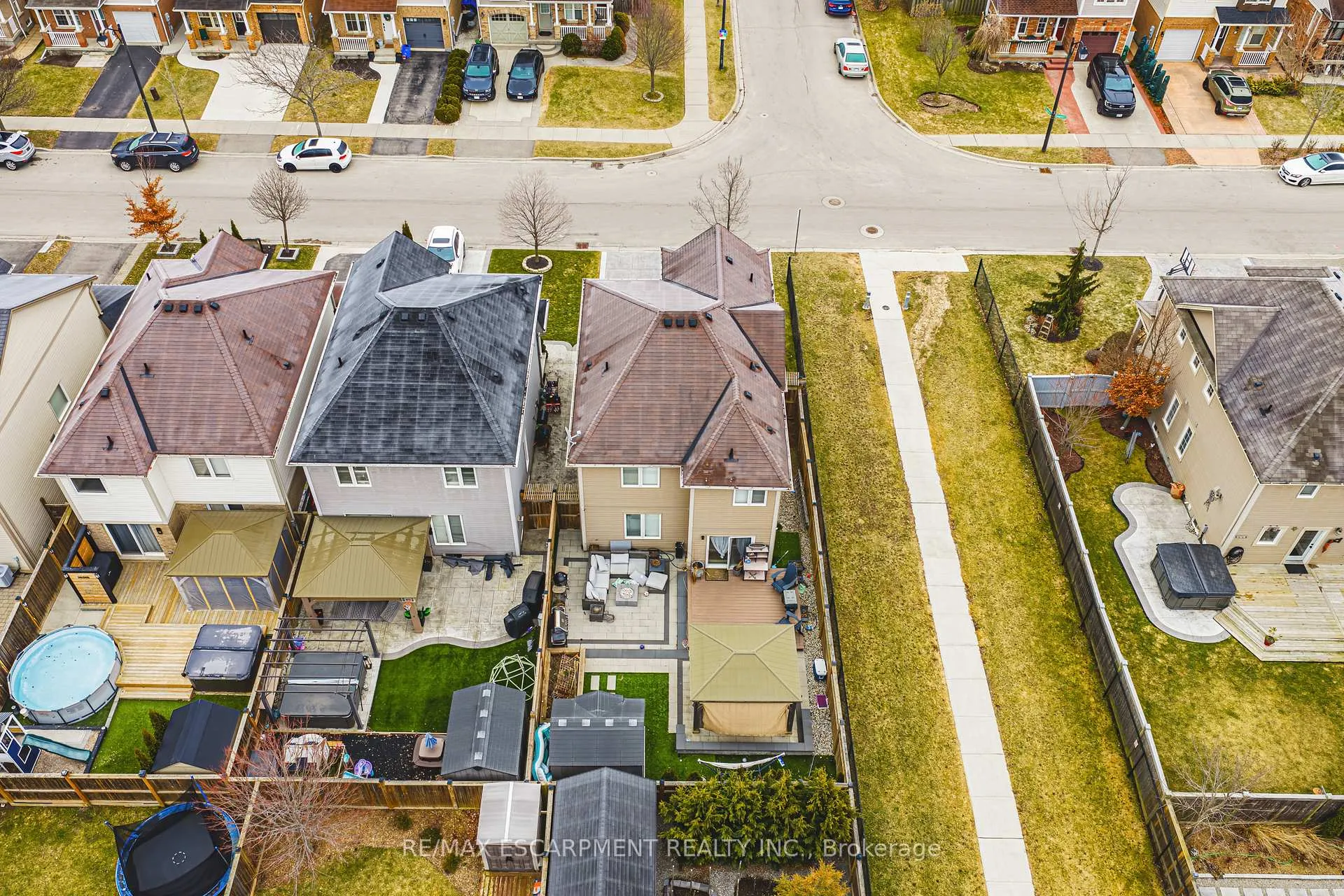 Photo 40 of 108 Cleghorn Drive, Hamilton, Binbrook — HOMEH