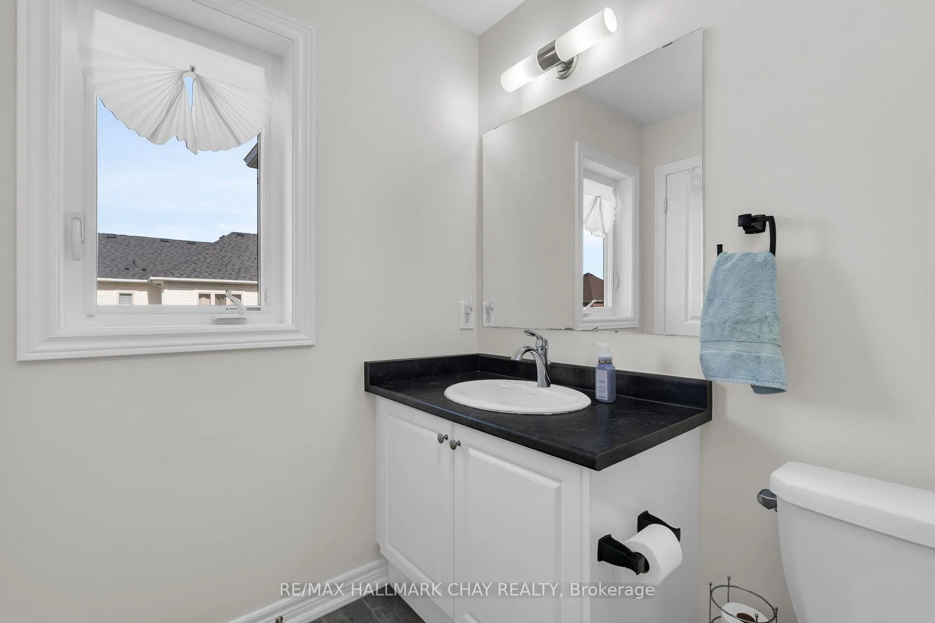 Photo 17 of 46 Clifford Crescent, New Tecumseth, Tottenham — HOMEH