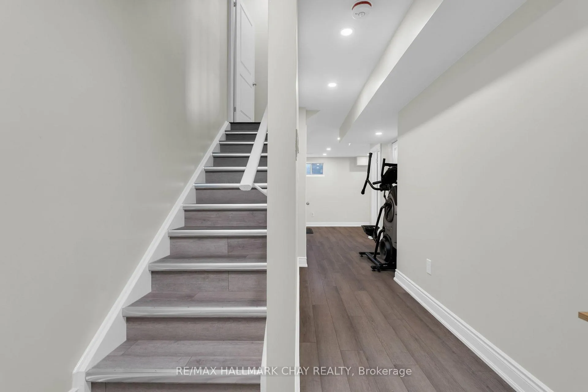 Photo 22 of 46 Clifford Crescent, New Tecumseth, Tottenham — HOMEH