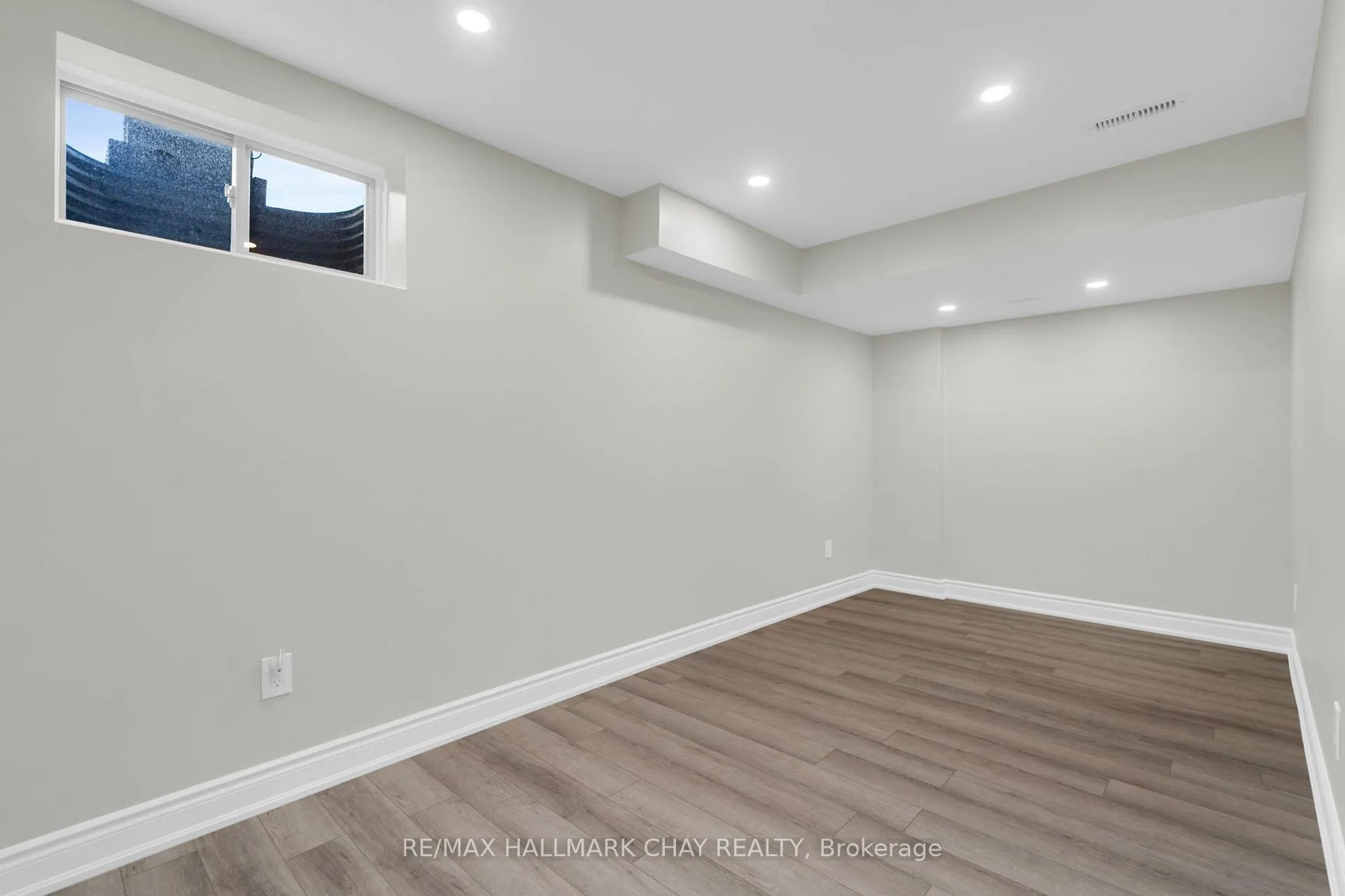 Photo 23 of 46 Clifford Crescent, New Tecumseth, Tottenham — HOMEH