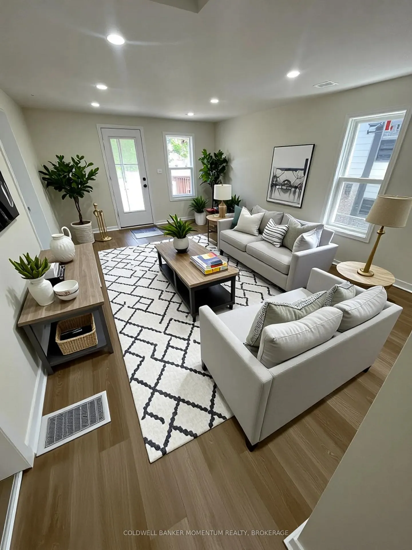 Photo 11 of 51 Rykert Street, St. Catharines, Western Hill — HOMEH