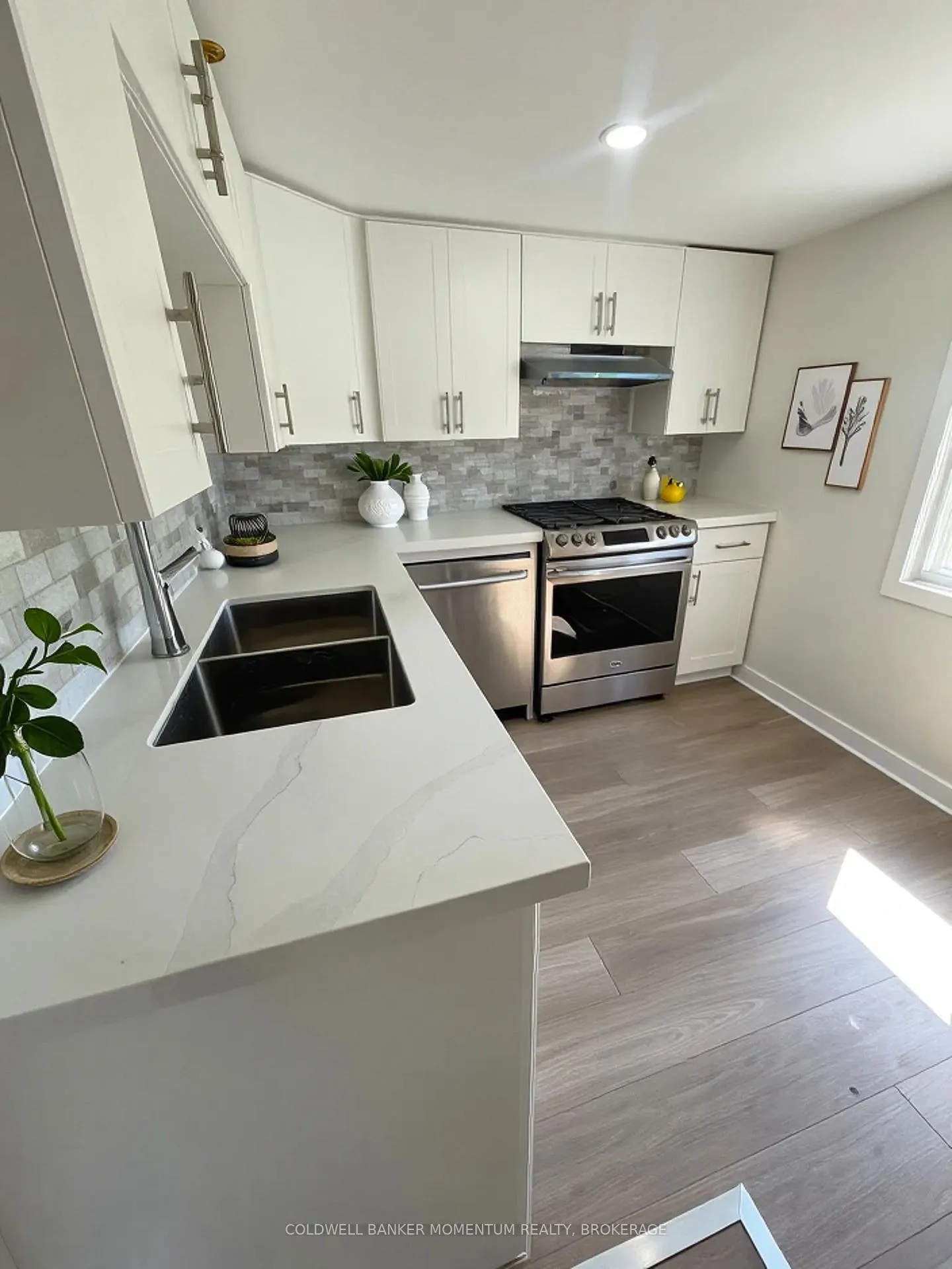 Photo 13 of 51 Rykert Street, St. Catharines, Western Hill — HOMEH