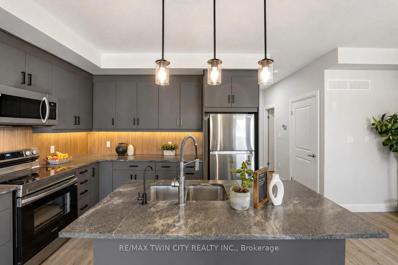 Photo 11 of Unit 84, 143 Elgin Street, Cambridge — HOMEH