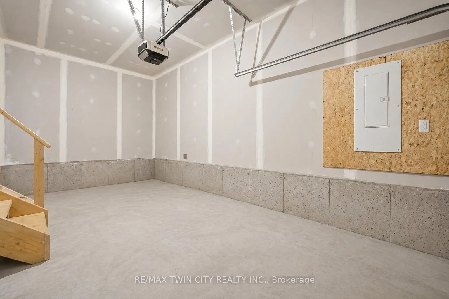 Photo 25 of Unit 84, 143 Elgin Street, Cambridge — HOMEH