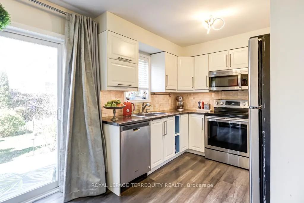 Photo 17 of 314 Swindells Street, Clarington, Bowmanville — HOMEH