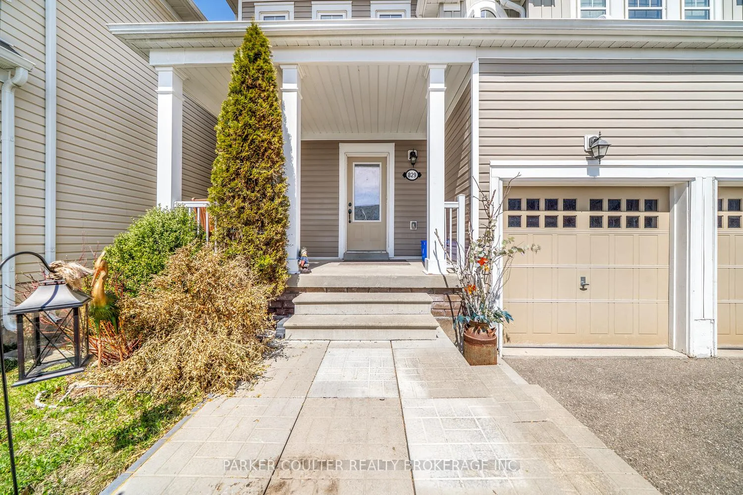 Photo 2 of 829 O'Reilly Crescent, Shelburne — HOMEH