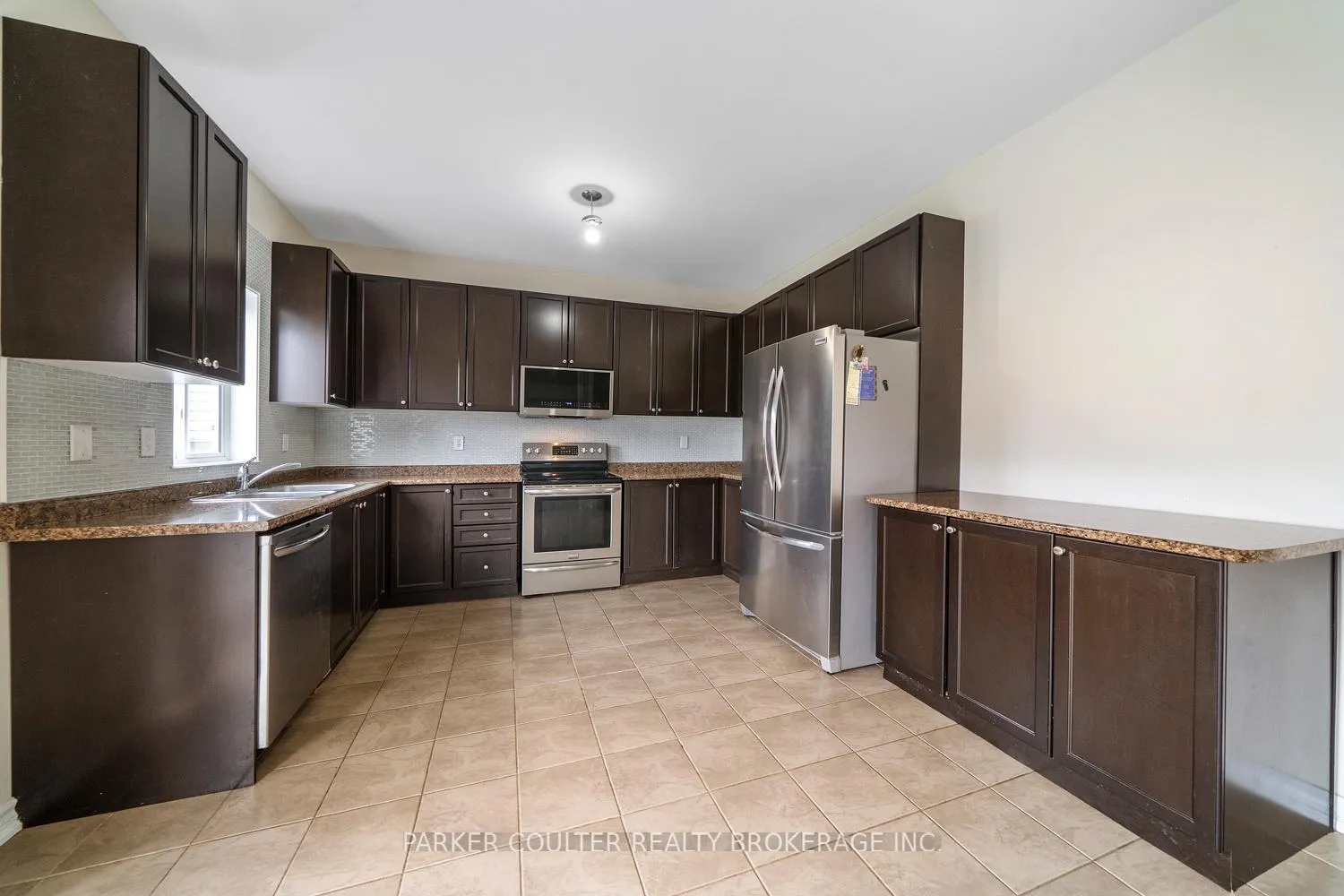 Photo 7 of 829 O'Reilly Crescent, Shelburne — HOMEH