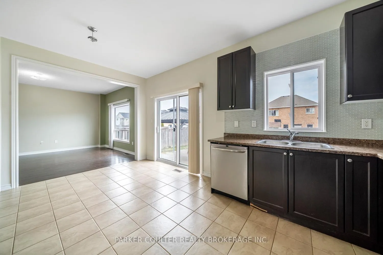 Photo 10 of 829 O'Reilly Crescent, Shelburne — HOMEH