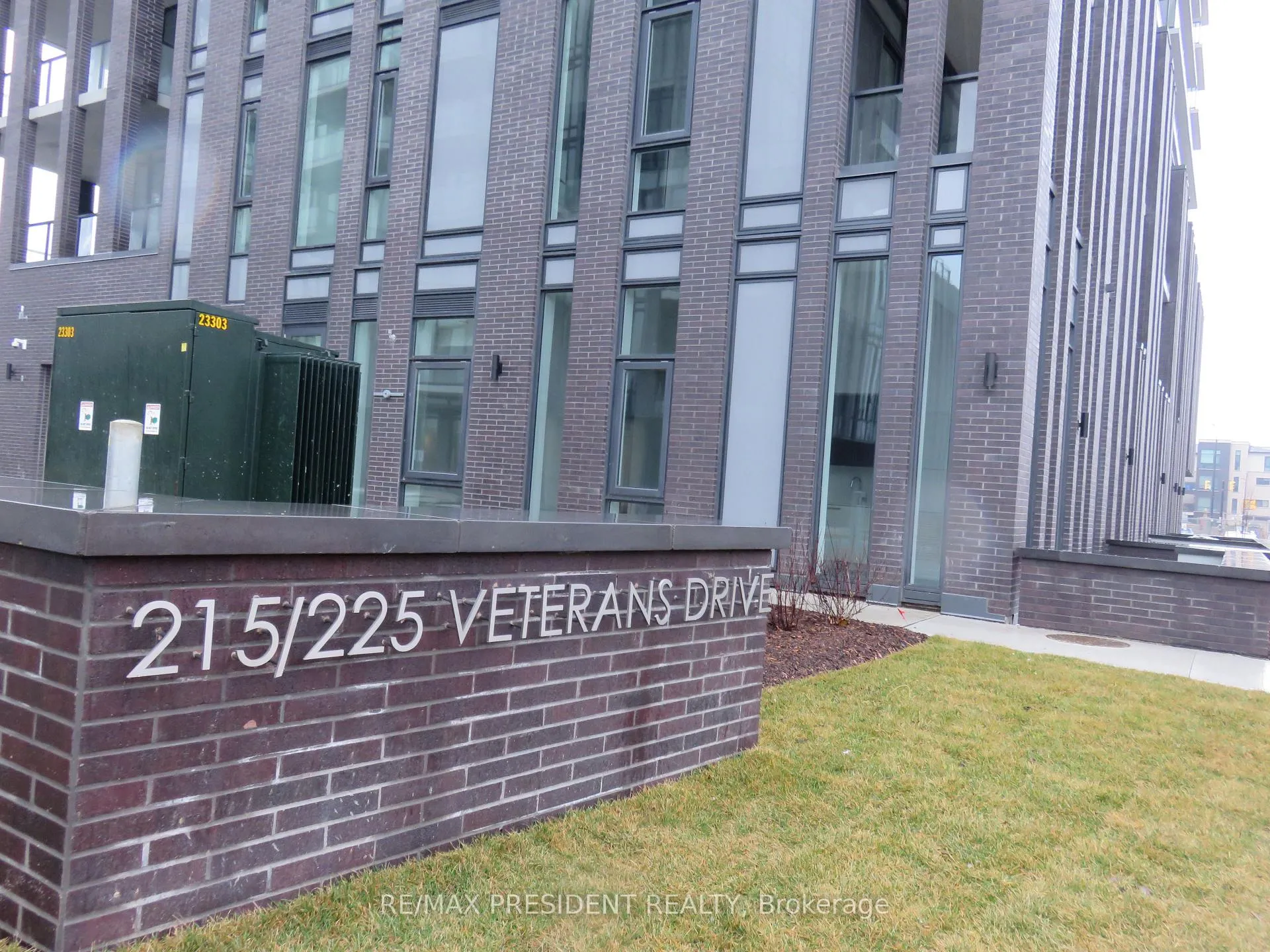 Photo 2 of Unit 204, 215 Veterans Drive, Brampton, Northwest Brampton — HOMEH