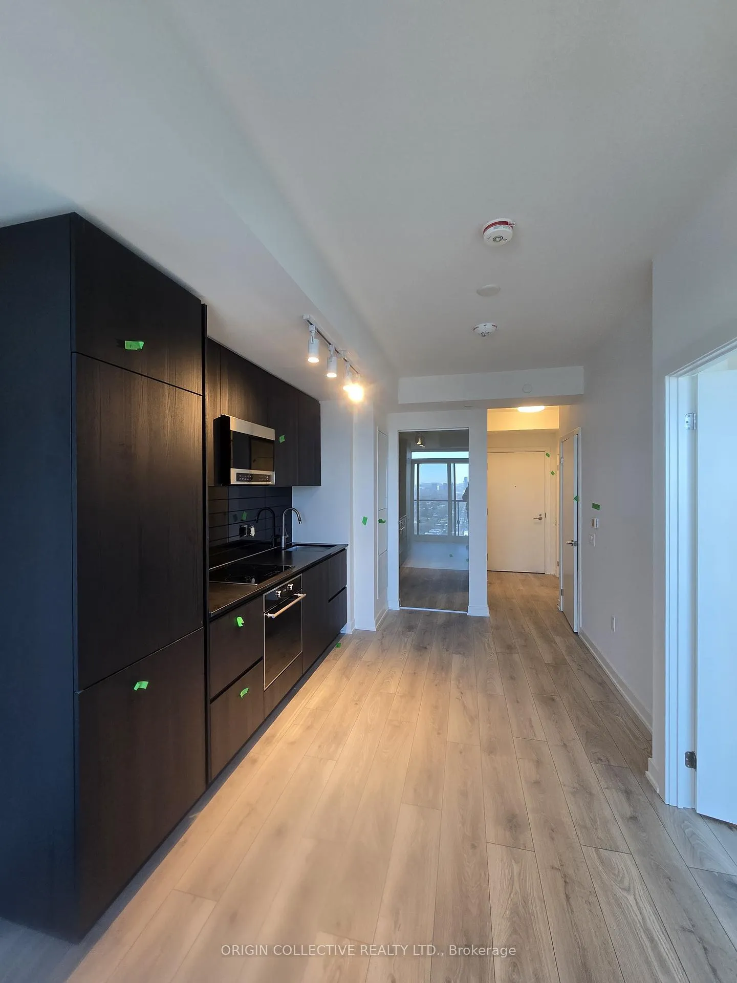 Photo 3 of Unit 2310, 110 Broadway Avenue, Toronto, Mount Pleasant West — HOMEH