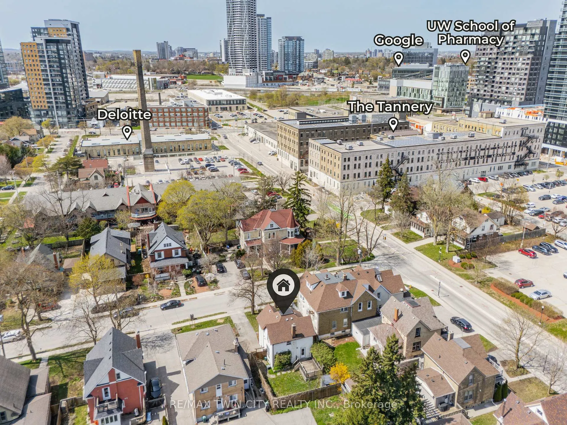 Photo 3 of 11 Heins Avenue, Kitchener — HOMEH