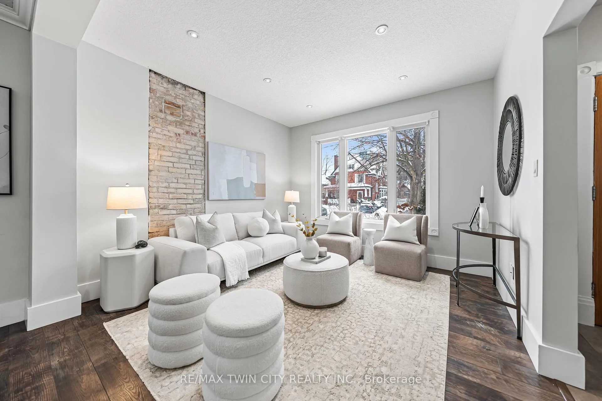 Photo 8 of 11 Heins Avenue, Kitchener — HOMEH