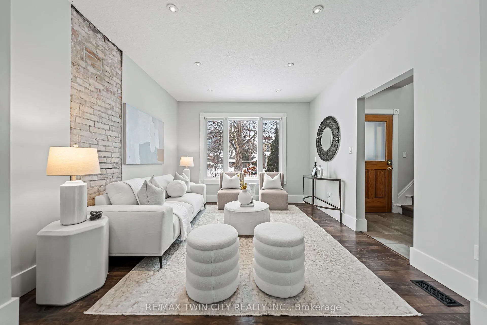 Photo 9 of 11 Heins Avenue, Kitchener — HOMEH