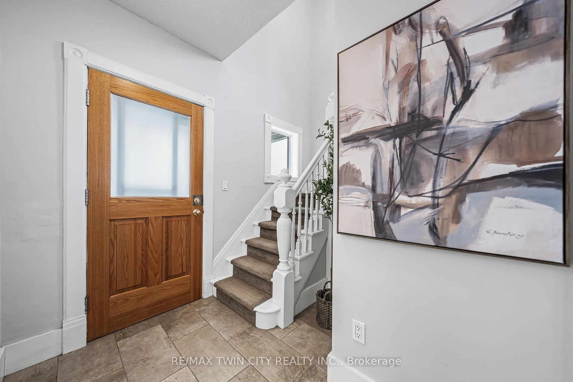 Photo 24 of 11 Heins Avenue, Kitchener — HOMEH