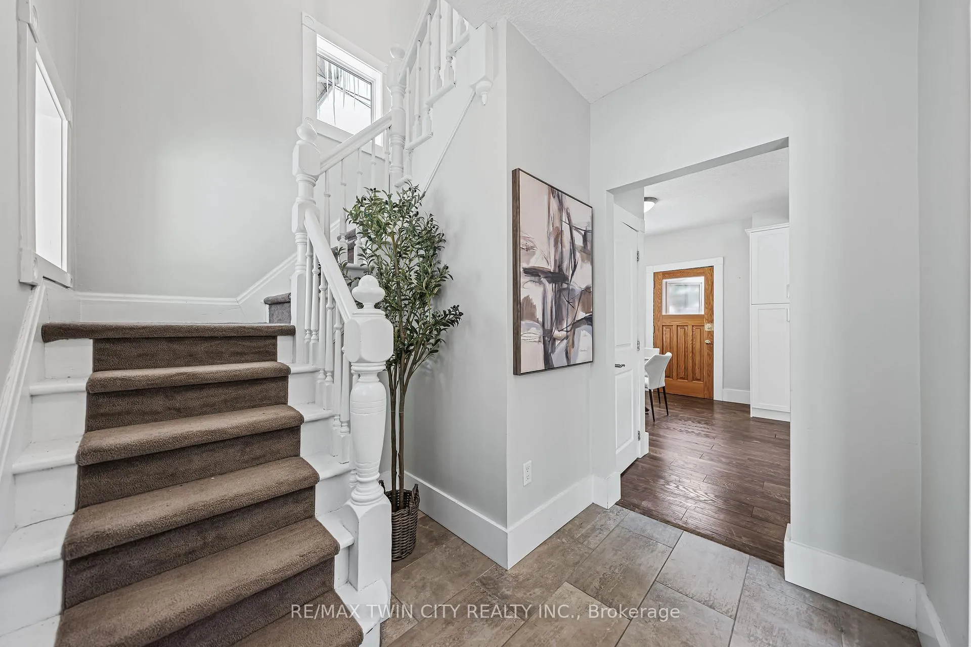 Photo 25 of 11 Heins Avenue, Kitchener — HOMEH