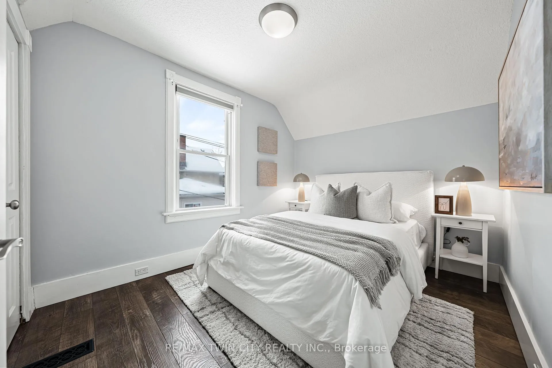 Photo 31 of 11 Heins Avenue, Kitchener — HOMEH