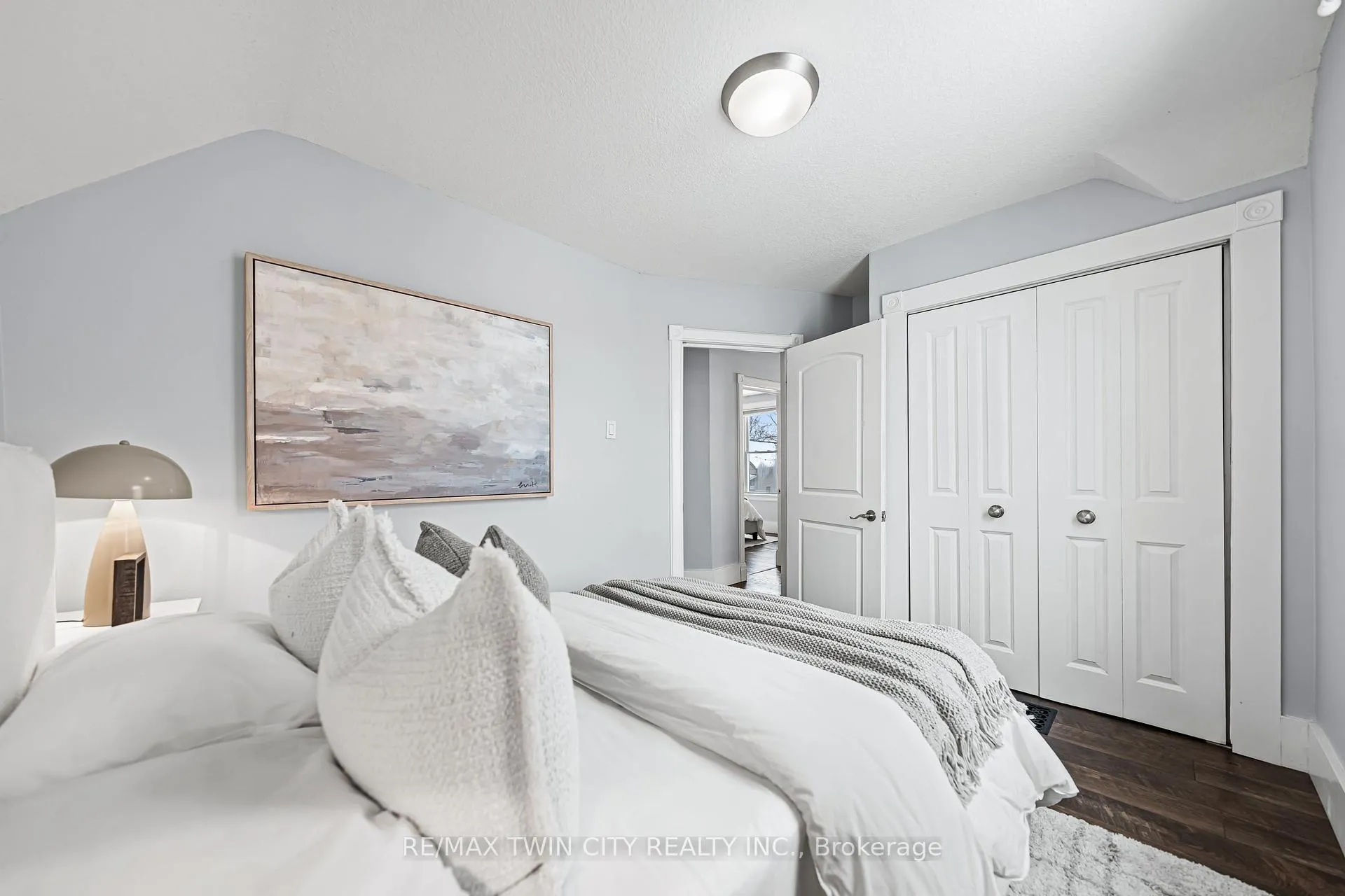 Photo 32 of 11 Heins Avenue, Kitchener — HOMEH