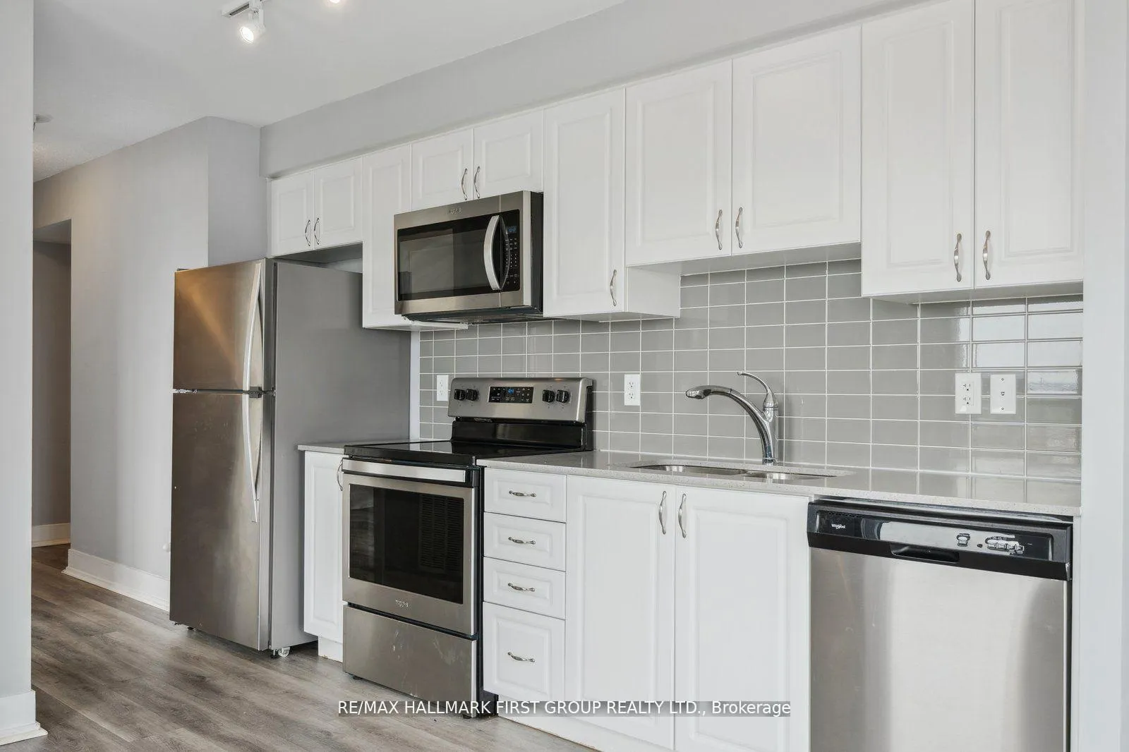 Photo 4 of Unit 1309, 1255 Bayly Street, Pickering, Bay Ridges — HOMEH