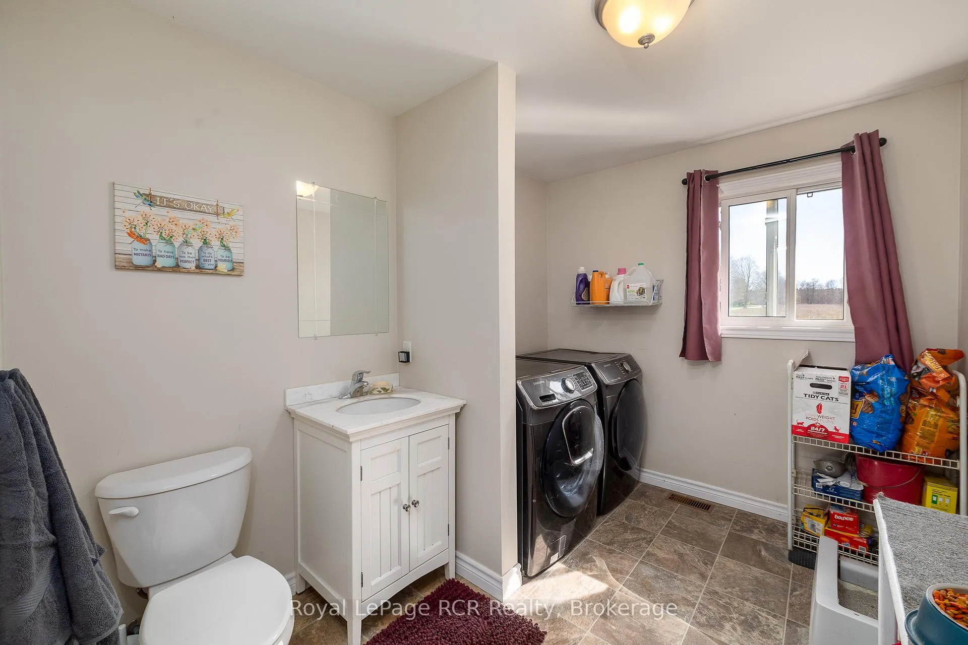 Photo 18 of 123 Douglas Street, Chatsworth — HOMEH