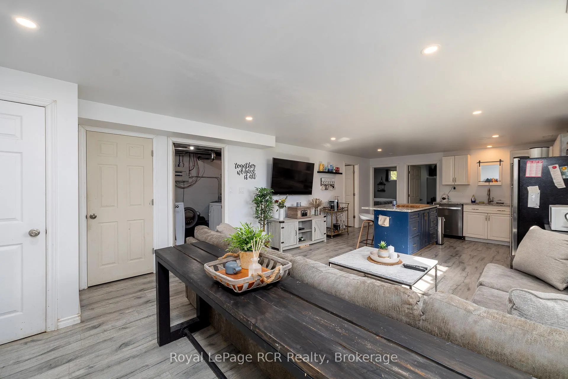 Photo 24 of 123 Douglas Street, Chatsworth — HOMEH