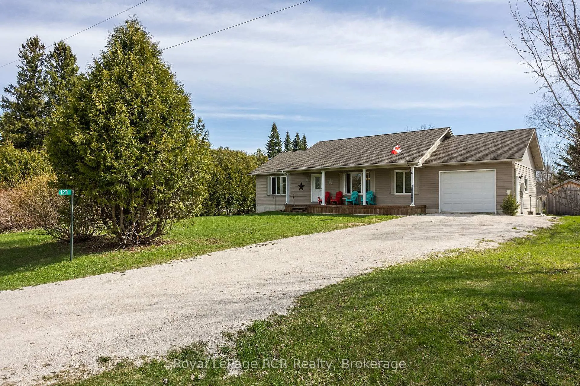 Photo 31 of 123 Douglas Street, Chatsworth — HOMEH