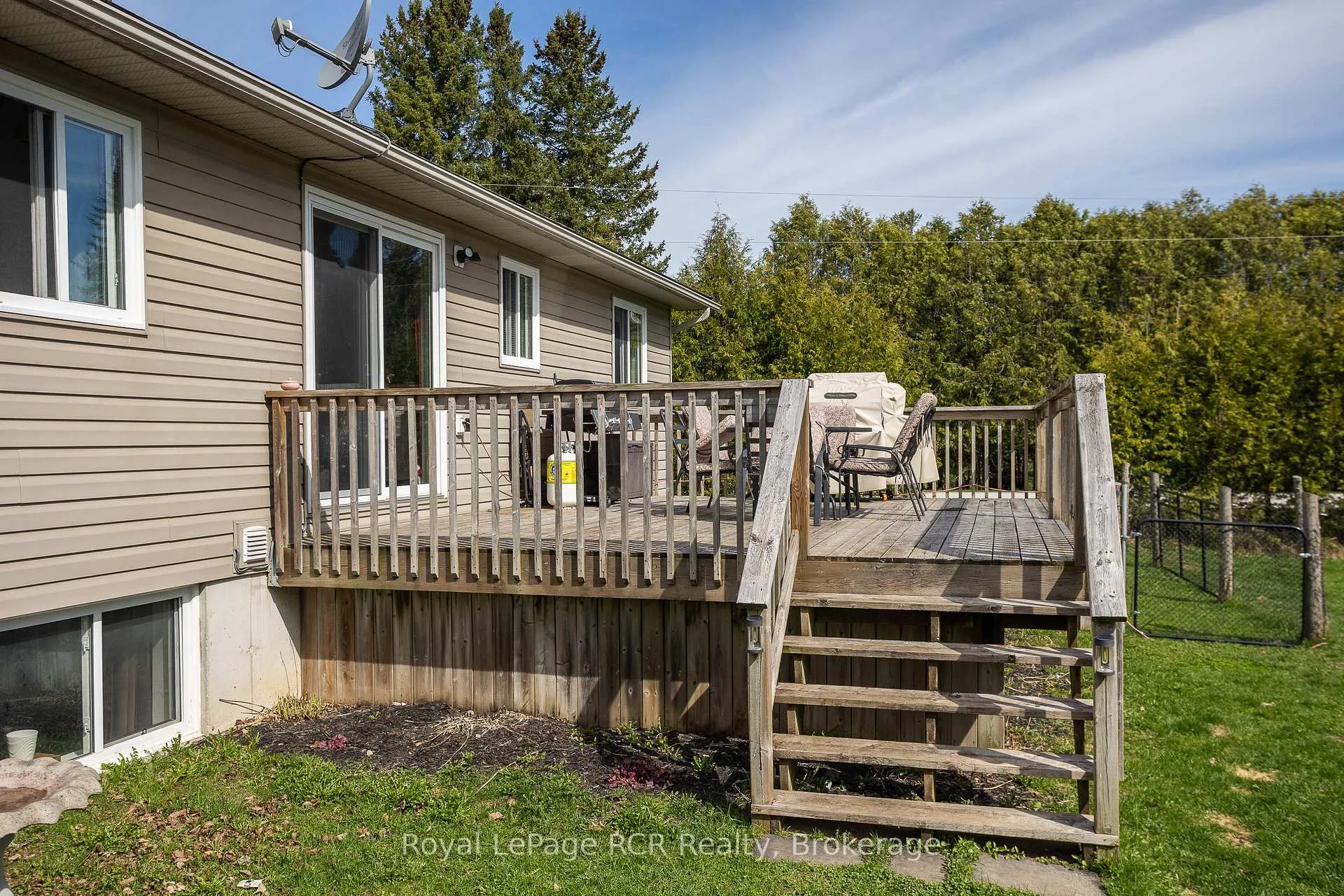 Photo 36 of 123 Douglas Street, Chatsworth — HOMEH