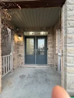 Photo 4 of 25 Lisson Crescent, Brampton, Credit Valley — HOMEH