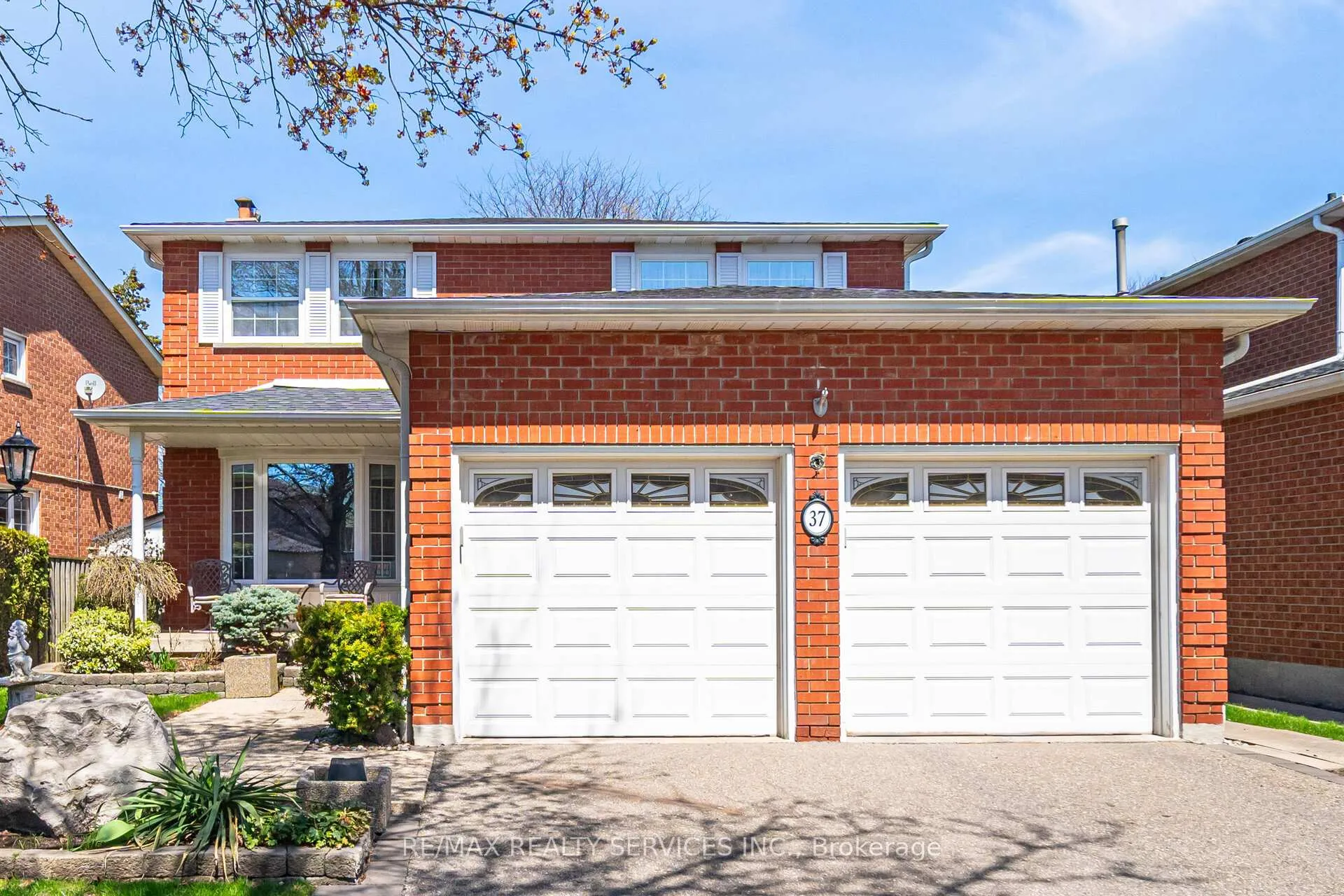 Photo 1 of 37 Stillwater Crescent, Brampton, Brampton West — HOMEH