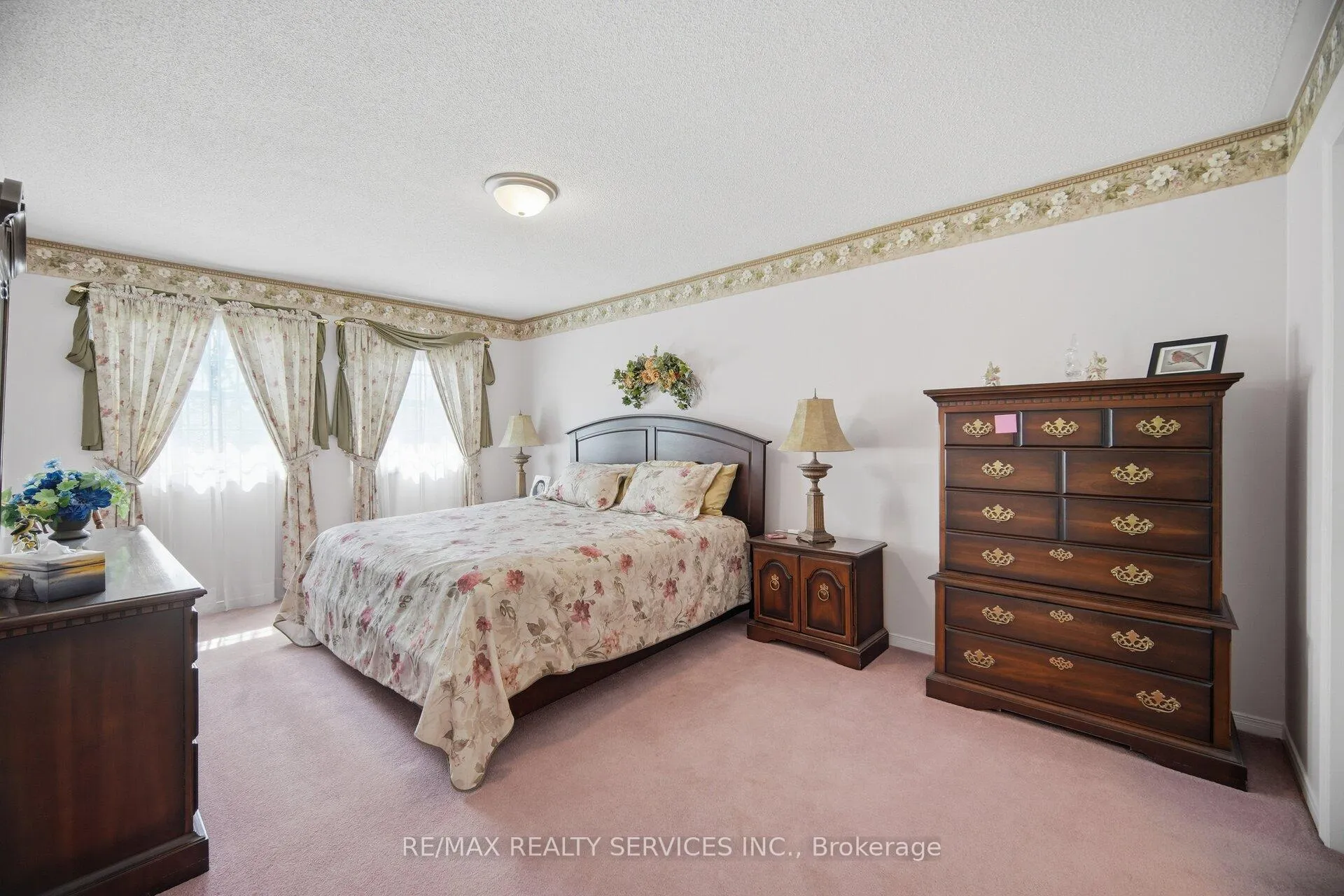 Photo 14 of 37 Stillwater Crescent, Brampton, Brampton West — HOMEH