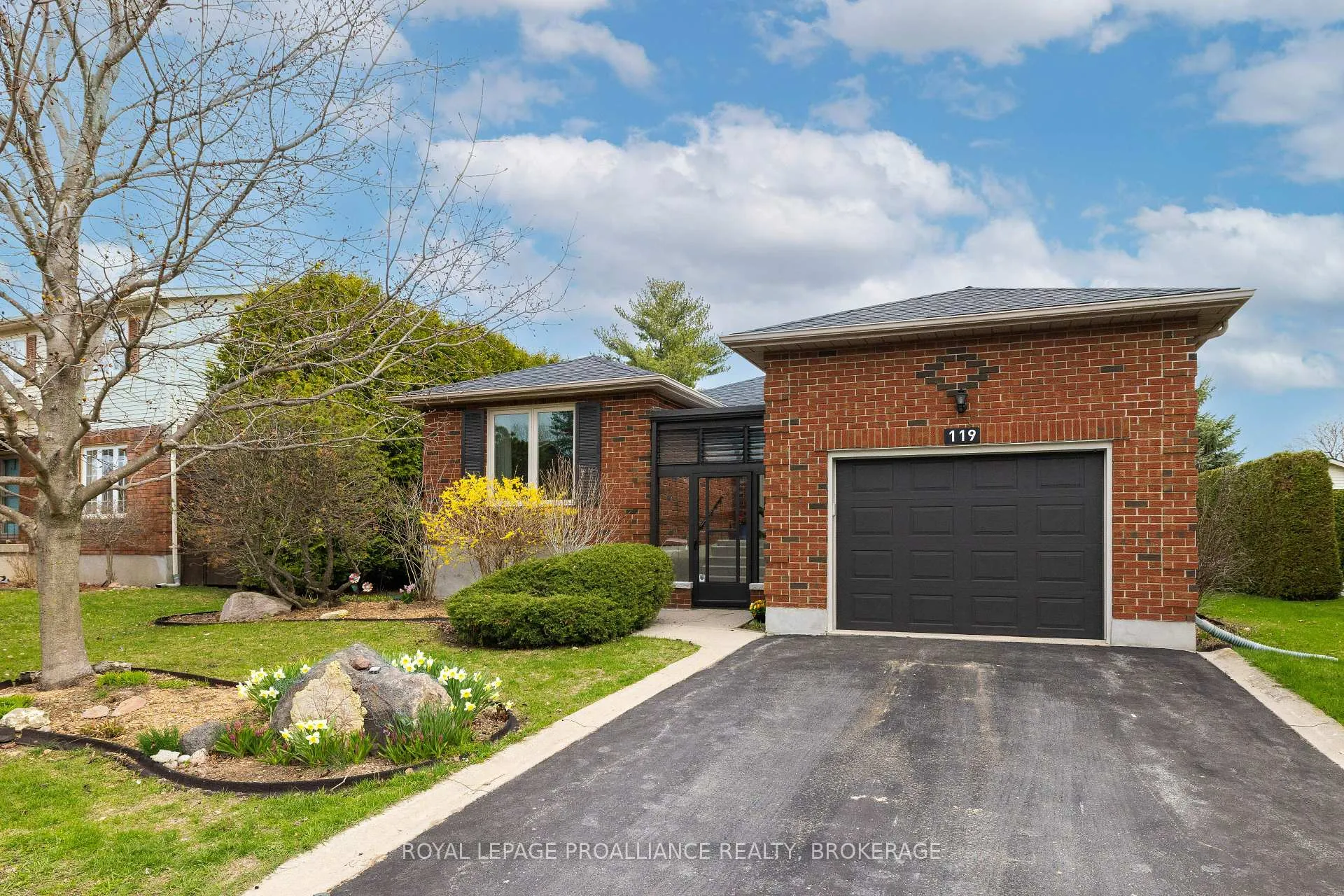 Photo 4 of 119 Greenlees Drive, Kingston, Kingston East (Incl Barret Crt) — HOMEH