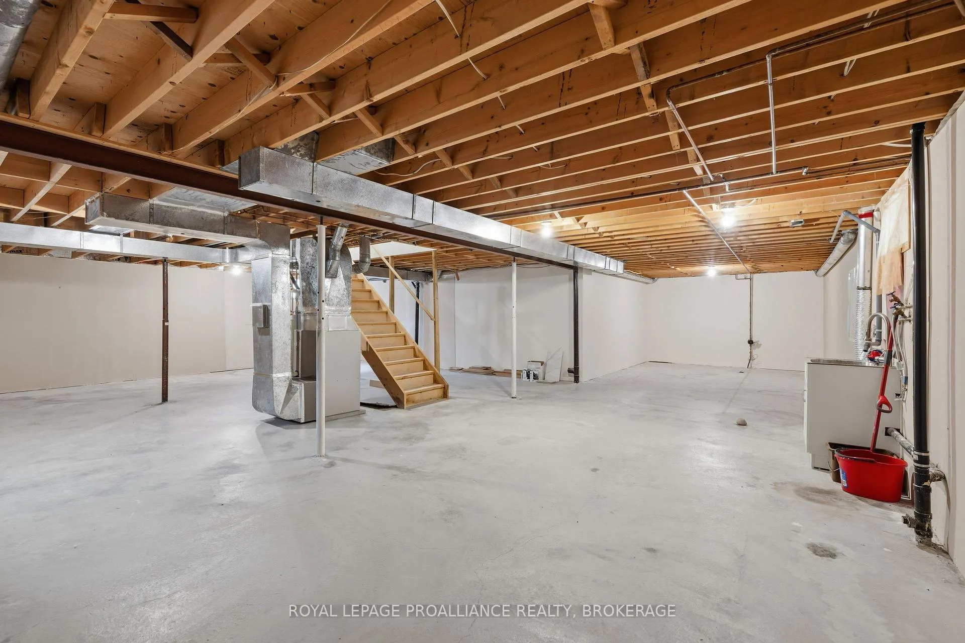 Photo 31 of 119 Greenlees Drive, Kingston, Kingston East (Incl Barret Crt) — HOMEH