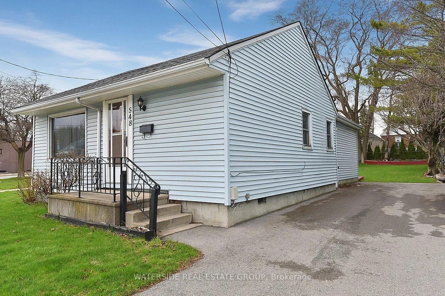 Photo 2 of 548 Upper Wentworth Street, Hamilton, Inch Park — HOMEH