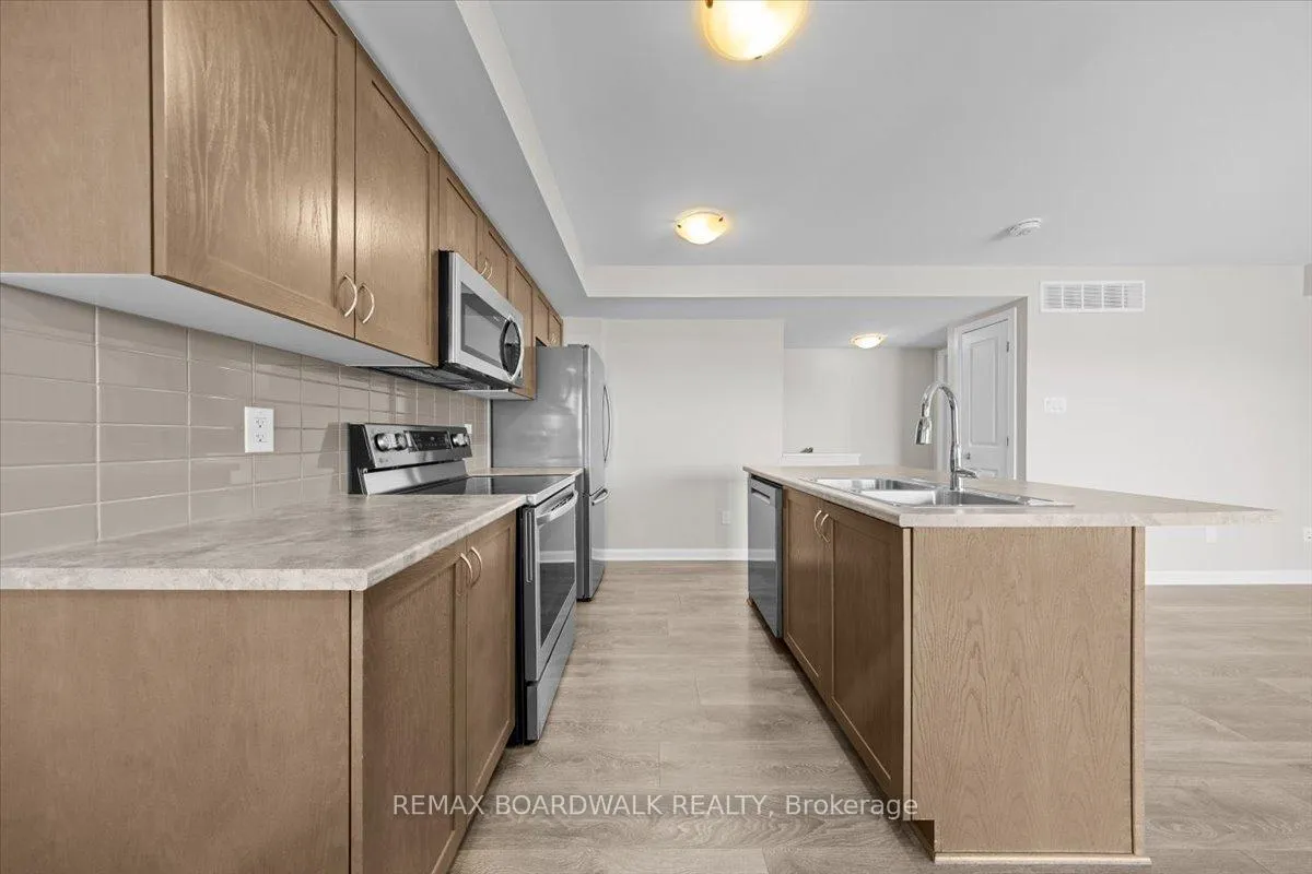 Photo 5 of Unit B, 709 Amberwing Private, Ottawa, Avalon West — HOMEH