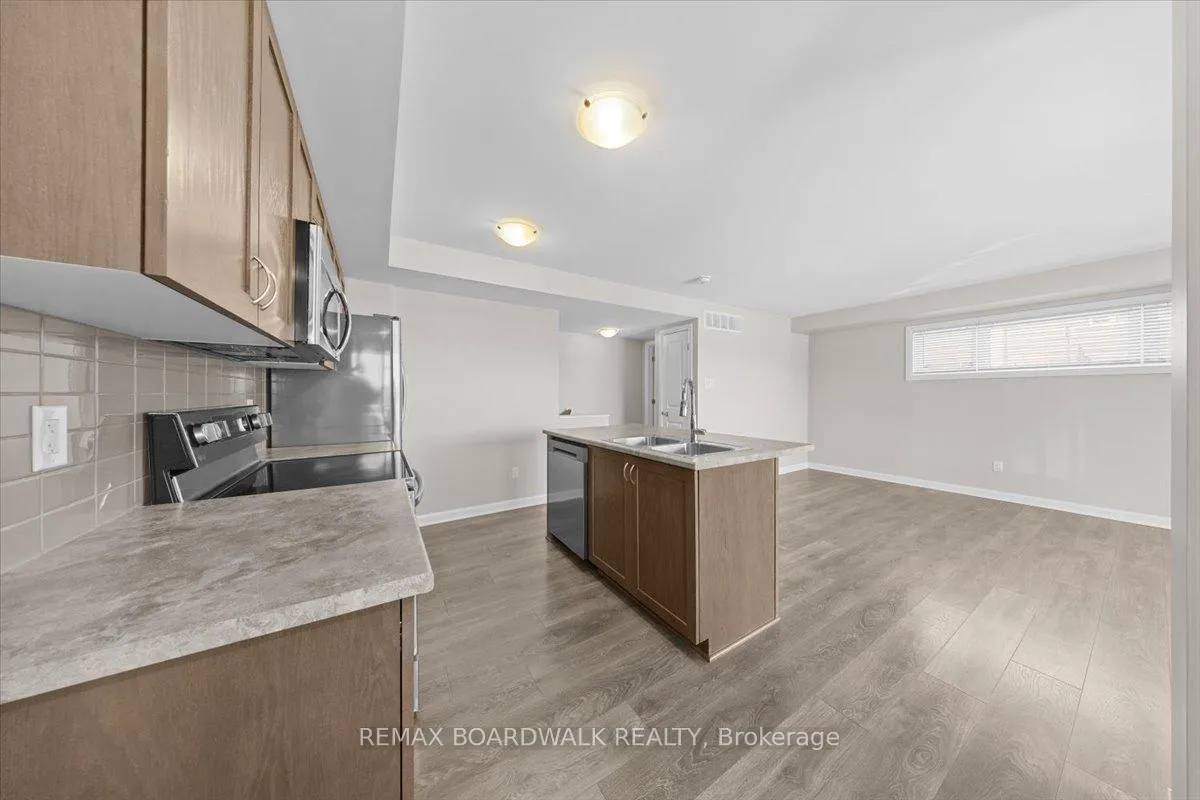 Photo 6 of Unit B, 709 Amberwing Private, Ottawa, Avalon West — HOMEH