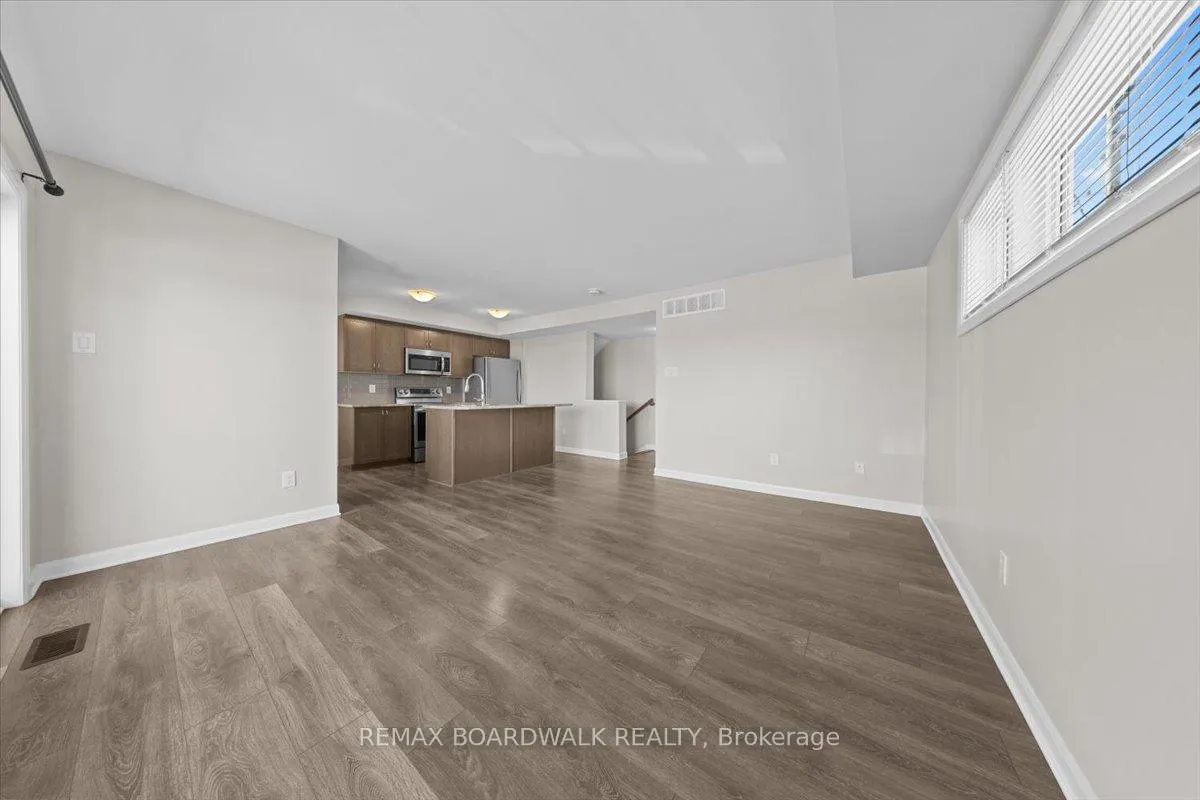 Photo 11 of Unit B, 709 Amberwing Private, Ottawa, Avalon West — HOMEH