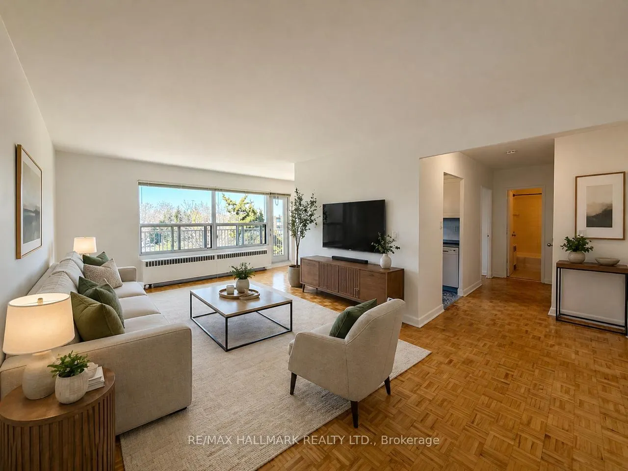 Front of Unit 403, 28 Upper Canada Drive