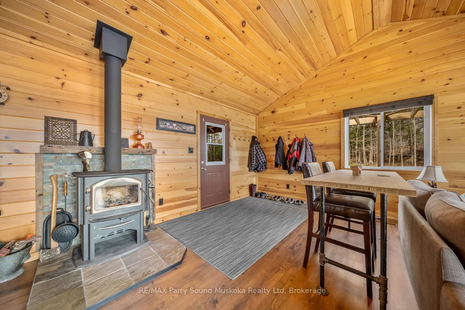 Photo 11 of 67 Sunnyshore Park Drive, McKellar — HOMEH