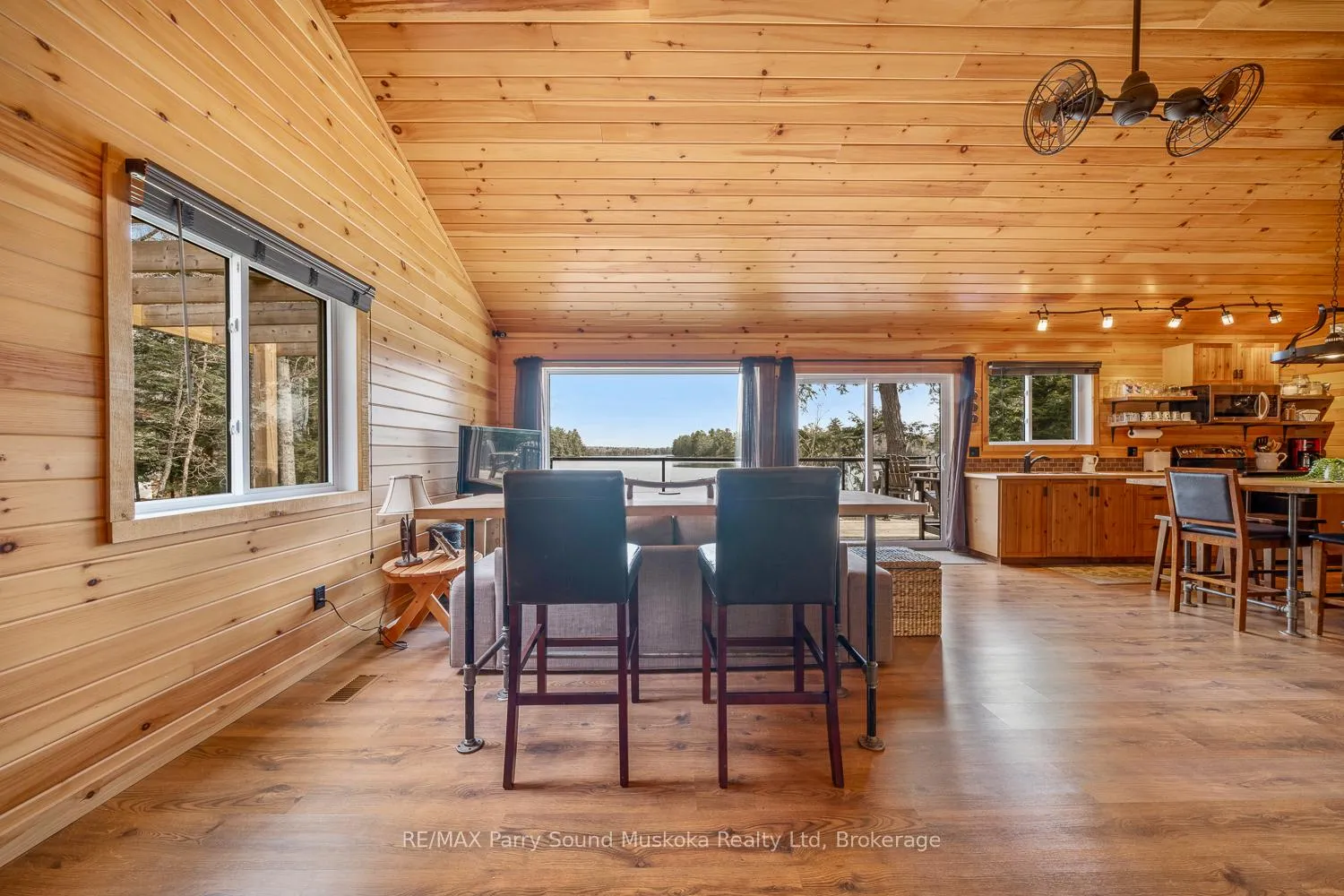 Photo 13 of 67 Sunnyshore Park Drive, McKellar — HOMEH