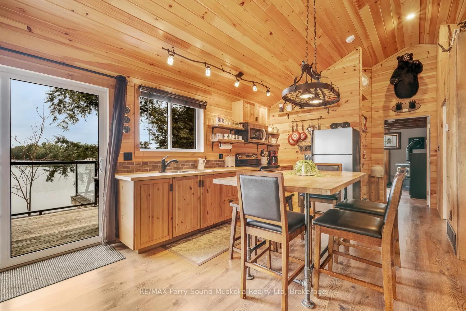 Photo 18 of 67 Sunnyshore Park Drive, McKellar — HOMEH