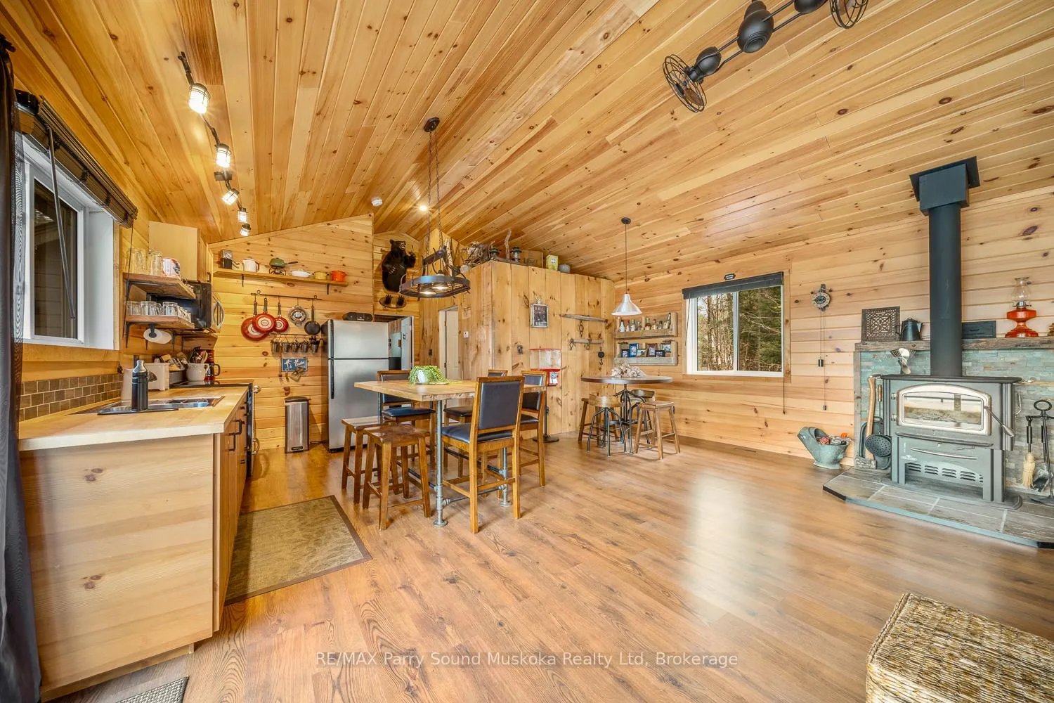 Photo 19 of 67 Sunnyshore Park Drive, McKellar — HOMEH