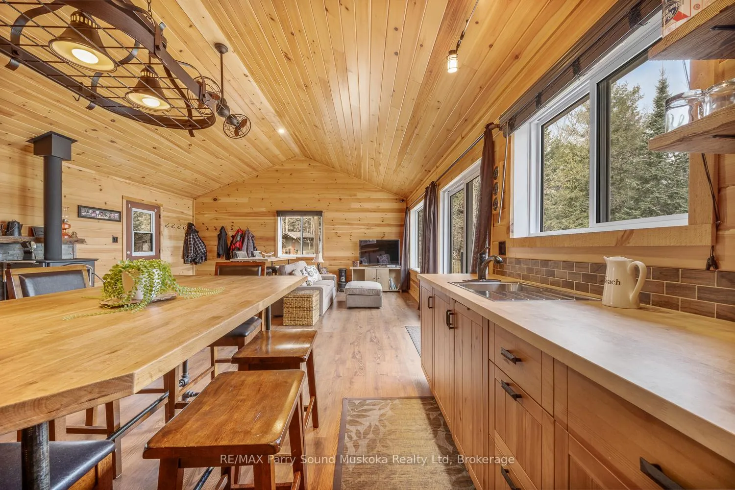Photo 22 of 67 Sunnyshore Park Drive, McKellar — HOMEH