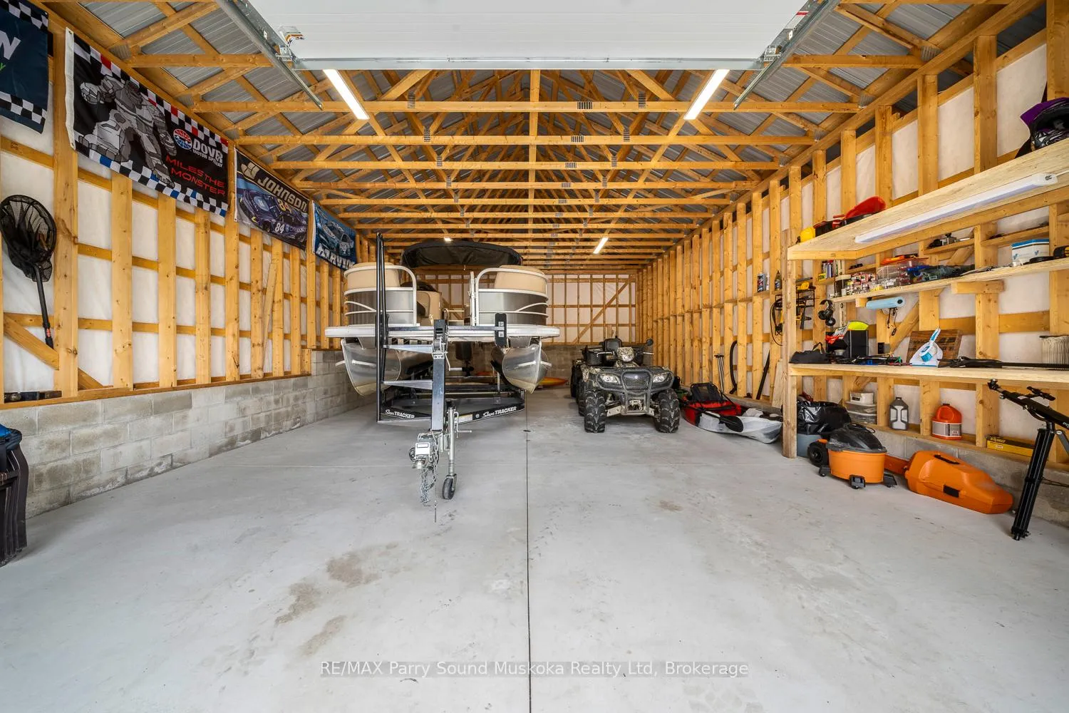 Photo 35 of 67 Sunnyshore Park Drive, McKellar — HOMEH