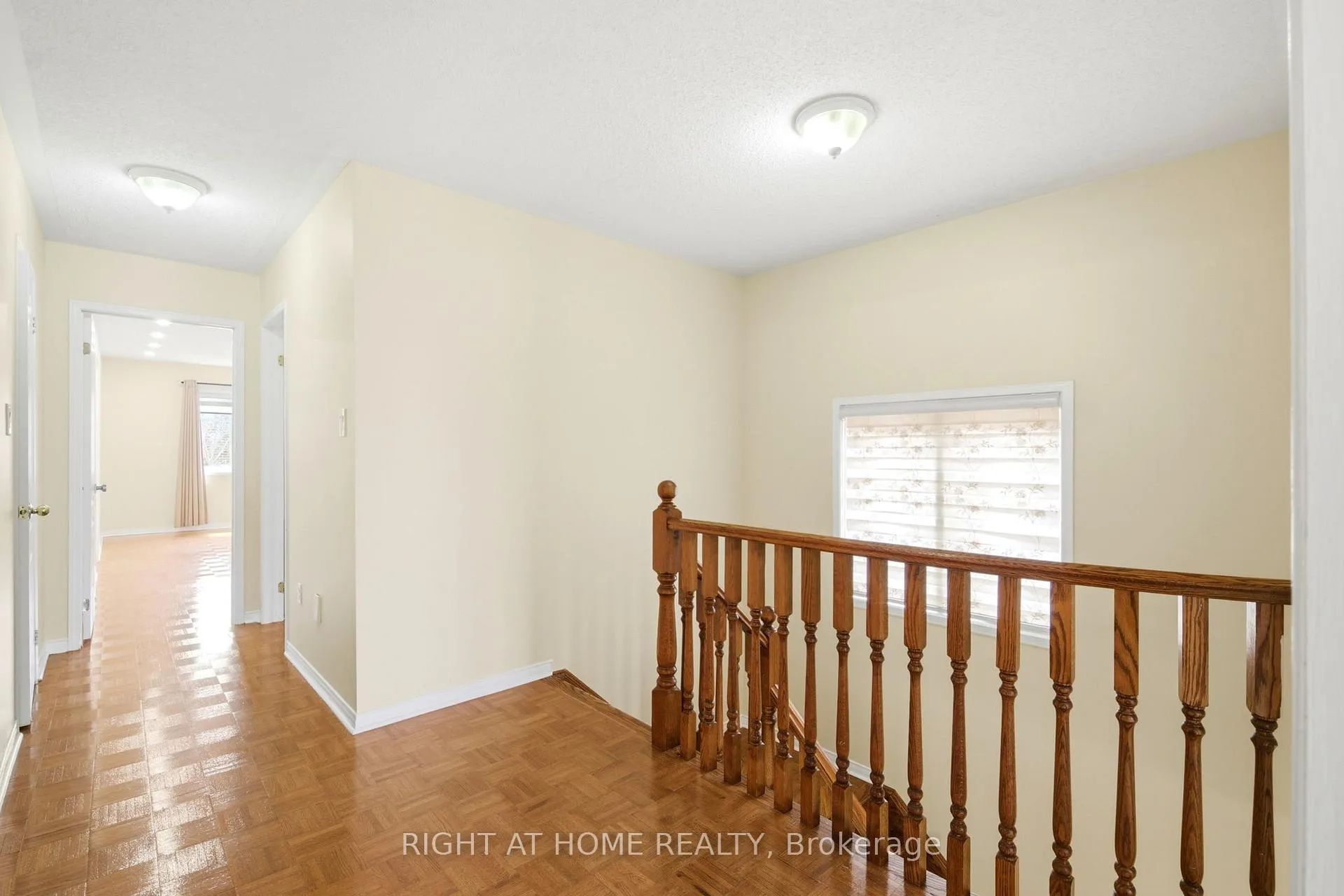 Photo 14 of 212 Venice Gate Drive, Vaughan, Vellore Village — HOMEH