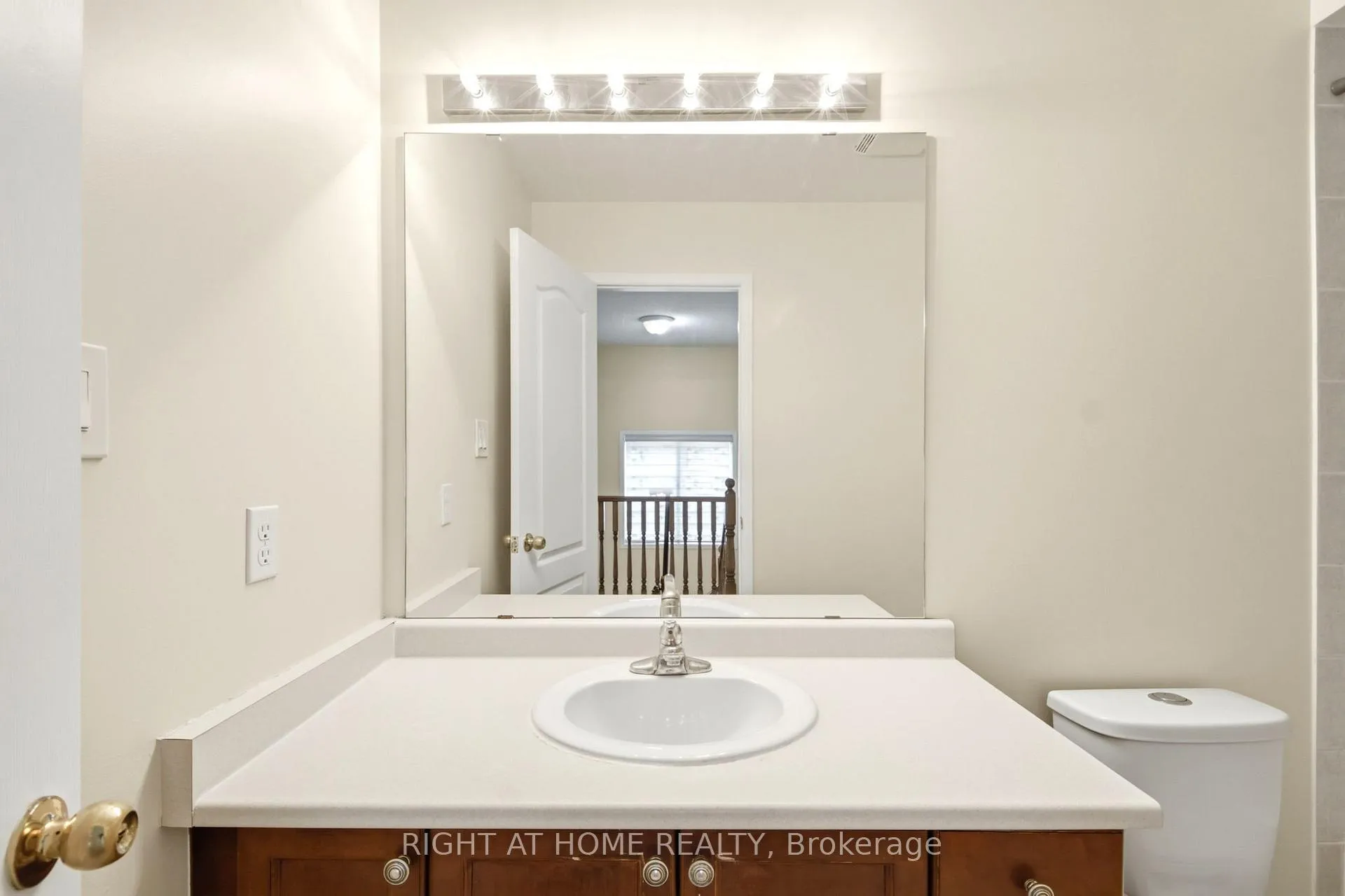Photo 28 of 212 Venice Gate Drive, Vaughan, Vellore Village — HOMEH
