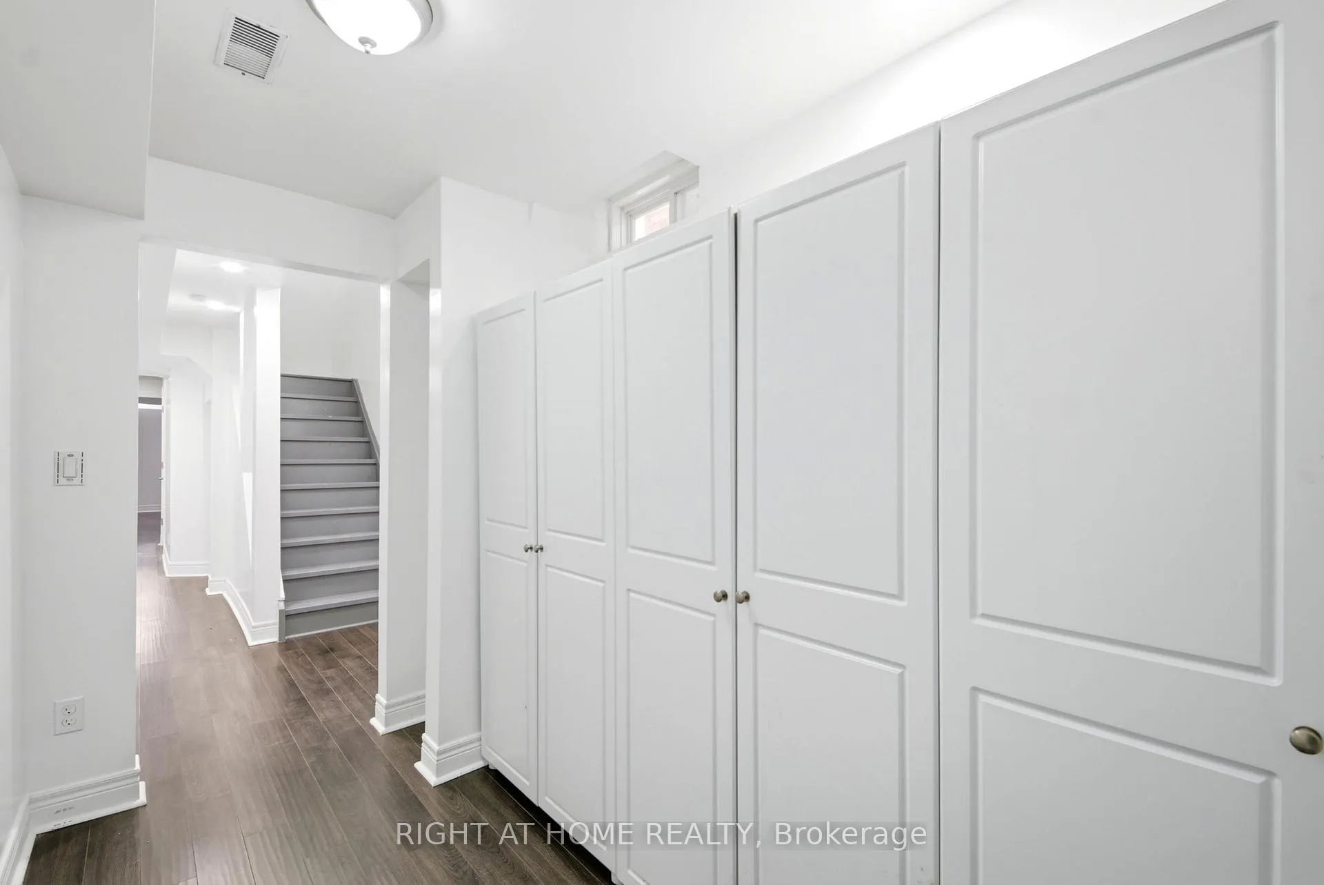 Photo 36 of 212 Venice Gate Drive, Vaughan, Vellore Village — HOMEH